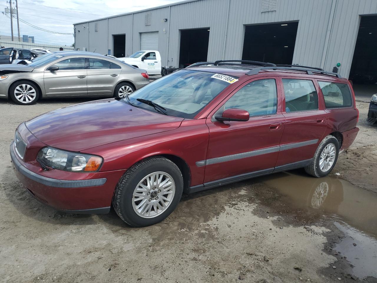 VOLVO V70 2004 maroon station gas YV1SW61T942353974 photo #1