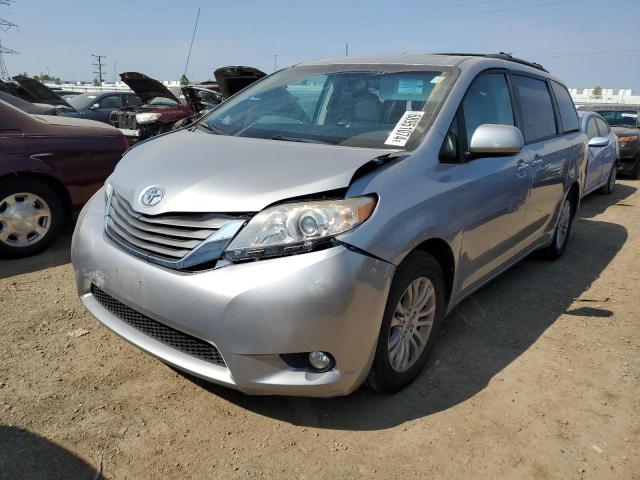 TOYOTA SIENNA XLE