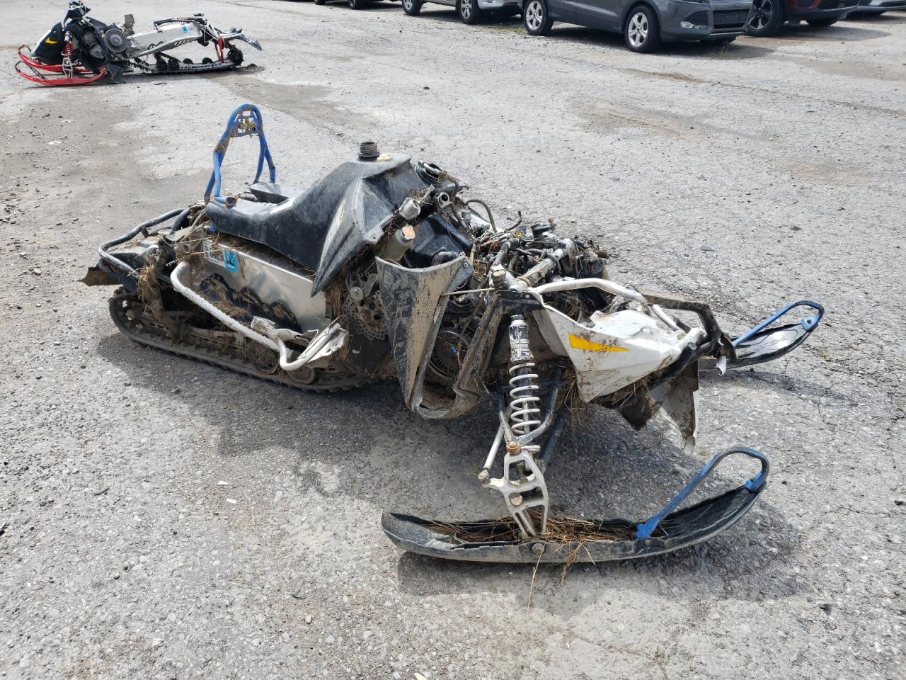 Lot #2905142799 2014 POLARIS SNOWMOBILE