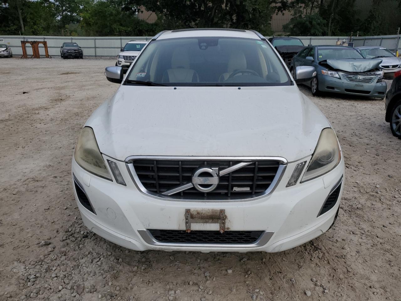 Lot #3028524941 2011 VOLVO XC60