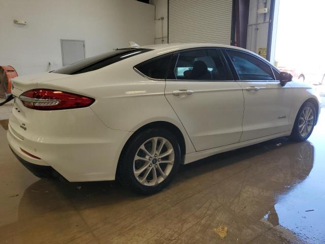 VIN 3FA6P0LU7KR137692 2019 FORD FUSION no.3