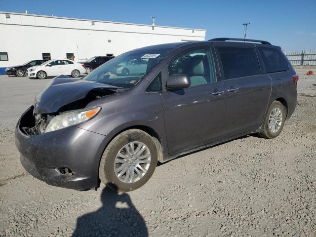 2015 TOYOTA SIENNA XLE - 5TDYK3DC4FS674211