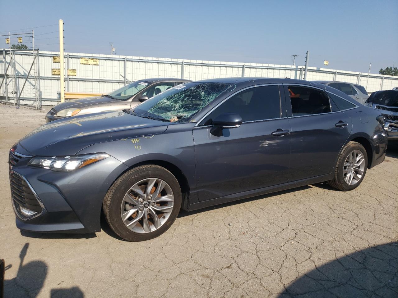 Lot #2991360336 2020 TOYOTA AVALON XLE