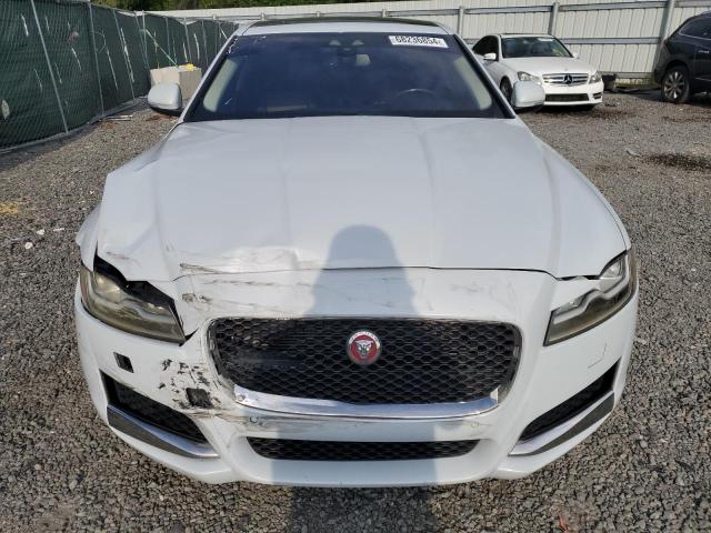 VIN SAJBE4BV6GCY13475 2016 Jaguar XF, Prestige no.5