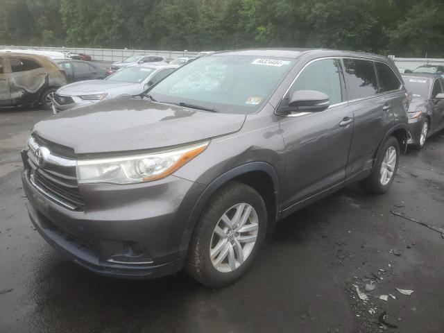 VIN 5TDBKRFH1FS210004 2015 Toyota Highlander, LE no.1