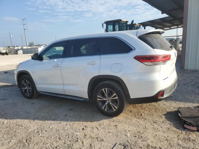 VIN 5TDZZRFH8JS237395 2018 Toyota Highlander, LE no.2