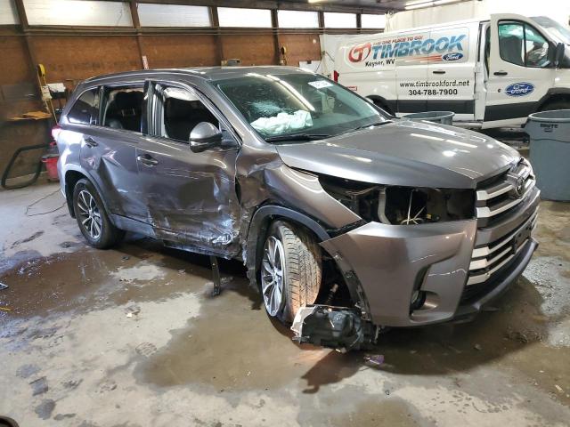 VIN 5TDJZRFH2KS614866 2019 Toyota Highlander, SE no.4