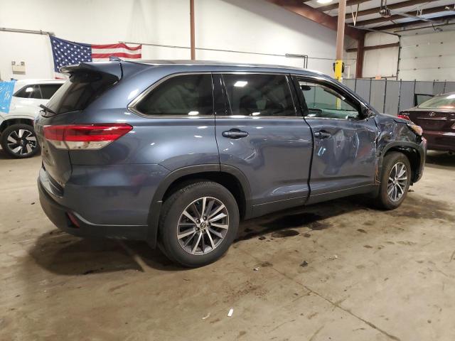 VIN 5TDJZRFH0KS717302 2019 Toyota Highlander, SE no.3