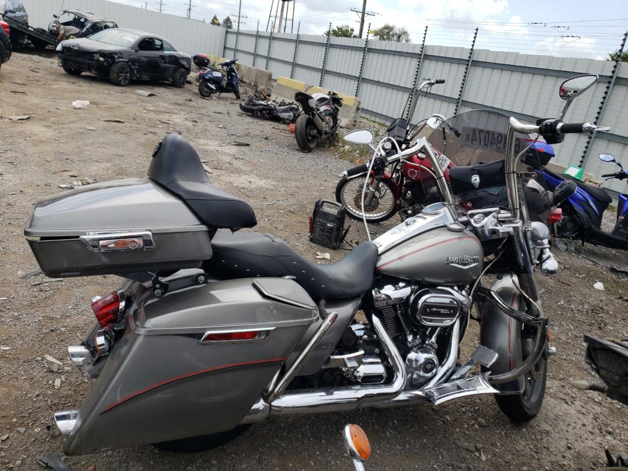 1HD1FBC1XHB677364 HARLEY-DAVIDSON FLHR ROAD 2017