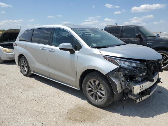 2022 TOYOTA SIENNA XLE - 5TDYRKEC4NS126745