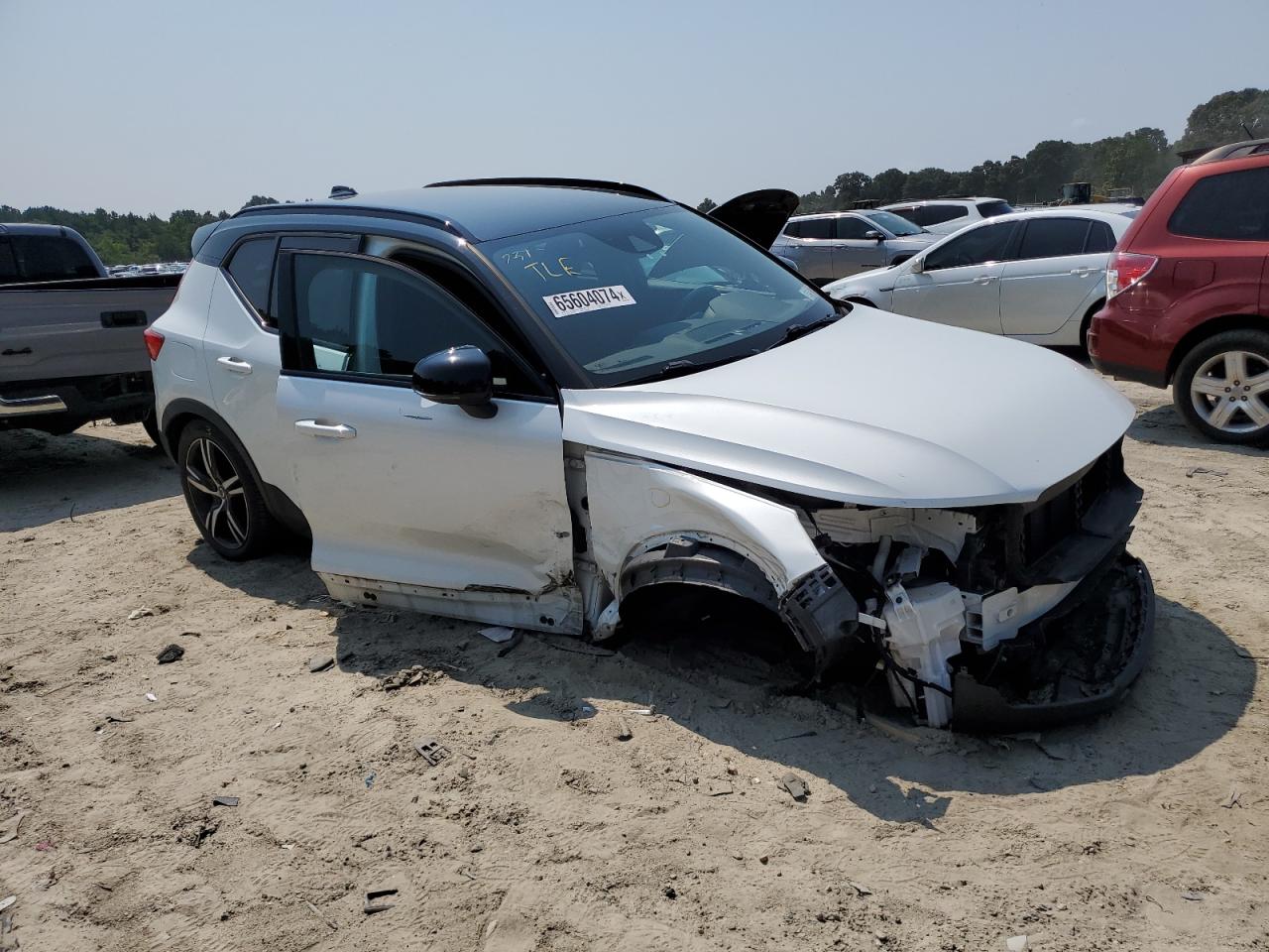 VOLVO XC40 T5 R-DESIGN