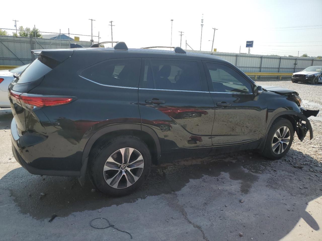 Lot #2945560207 2022 TOYOTA HIGHLANDER