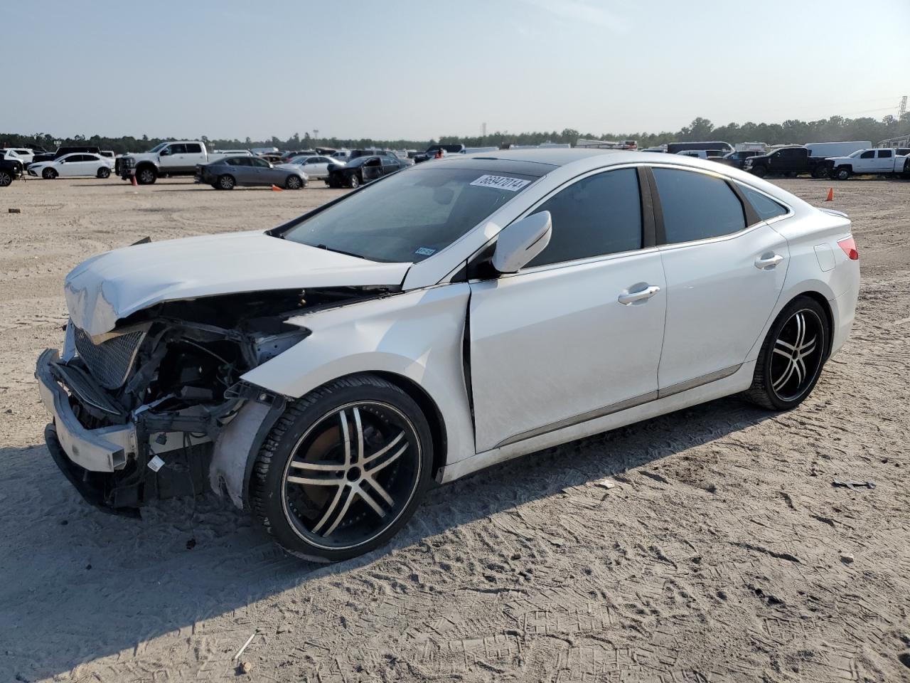 Lot #2840622145 2013 HYUNDAI AZERA GLS