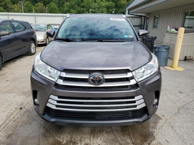 VIN 5TDJZRFH3KS576998 2019 Toyota Highlander, SE no.5