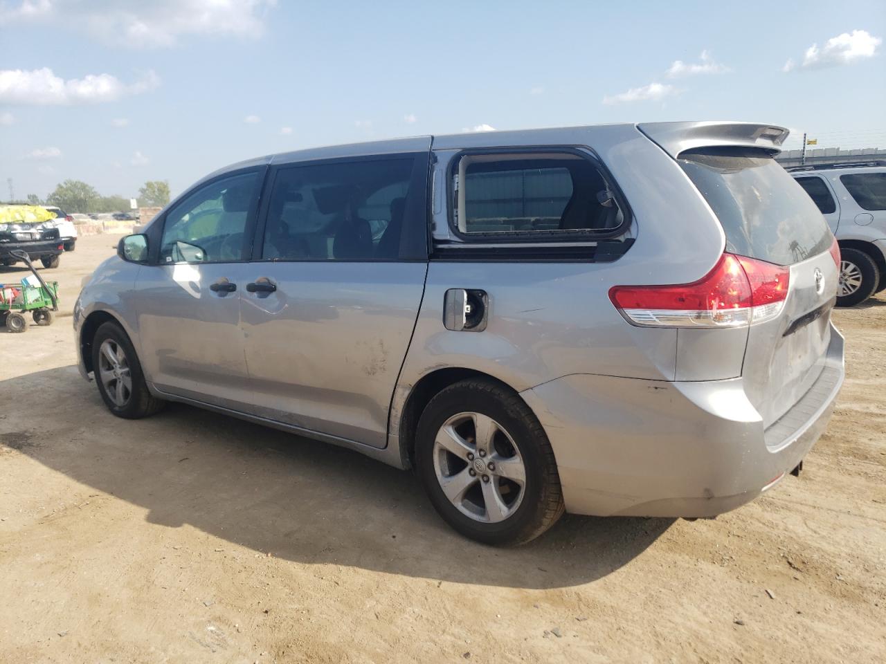 Lot #2991671970 2011 TOYOTA SIENNA BAS