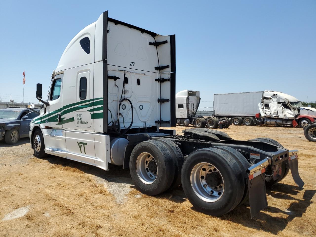 Lot #2736425082 2021 FREIGHTLINER CASCADIA 1