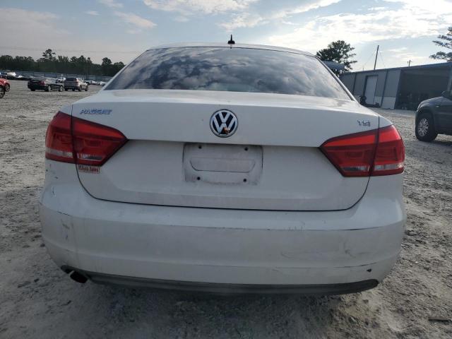 2015 VOLKSWAGEN PASSAT S - 1VWAT7A38FC048461