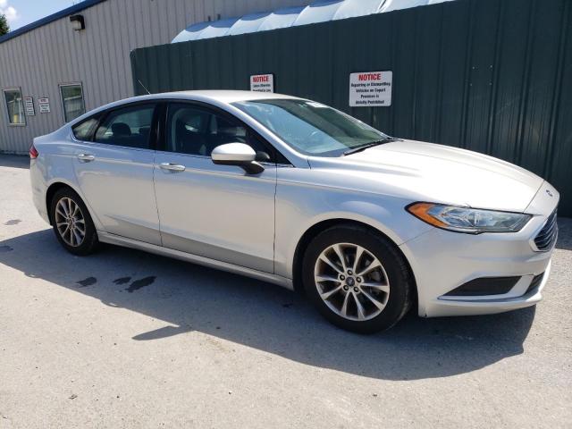 VIN 3FA6P0H7XHR107596 2017 Ford Fusion, SE no.4