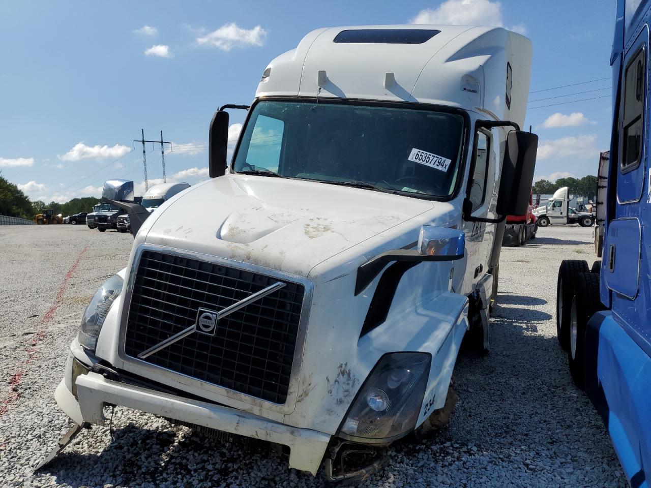 Lot #2928661728 2013 VOLVO VN VNL