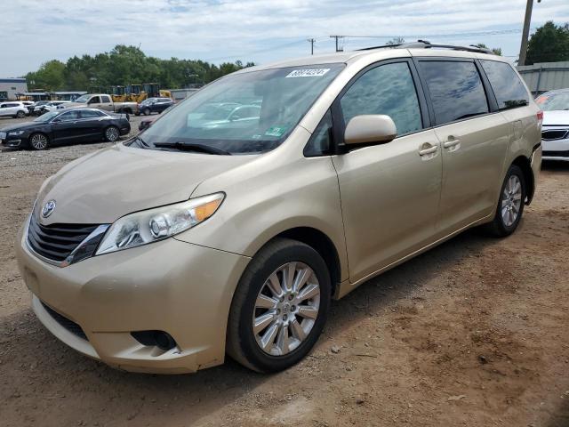 TOYOTA SIENNA LE