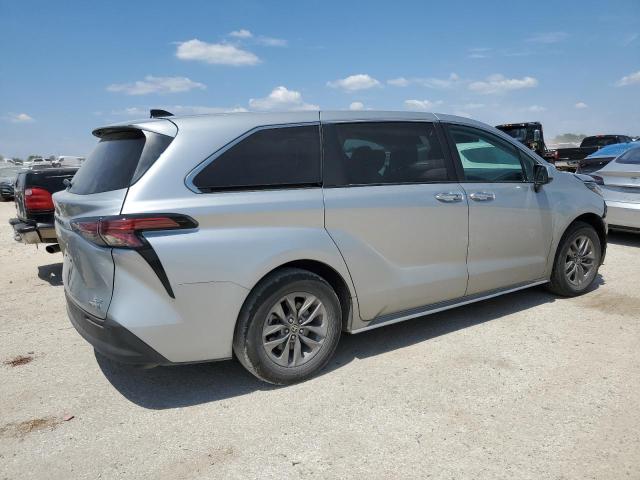 2022 TOYOTA SIENNA XLE - 5TDYRKEC4NS126745