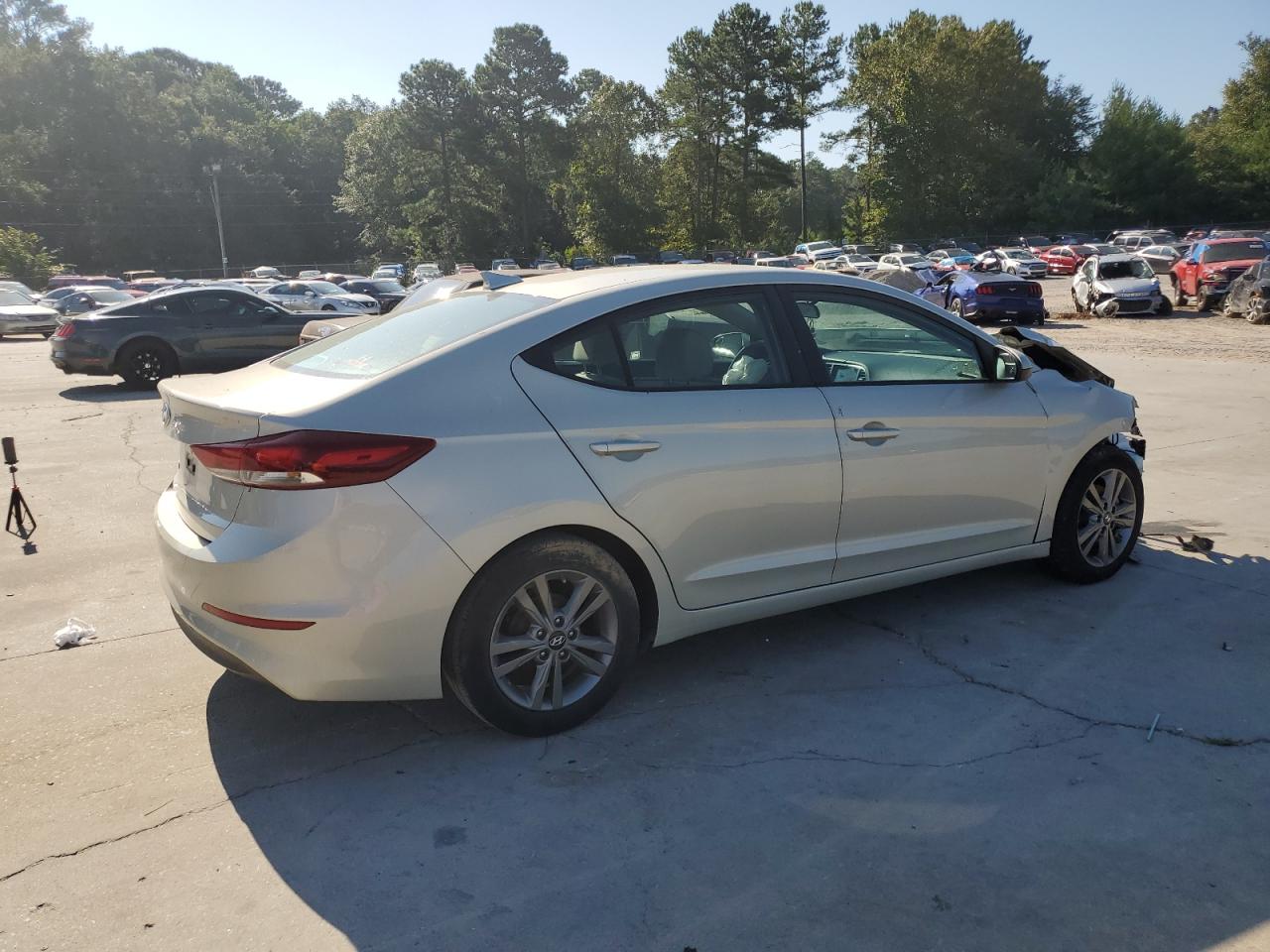 Lot #2909515329 2017 HYUNDAI ELANTRA SE