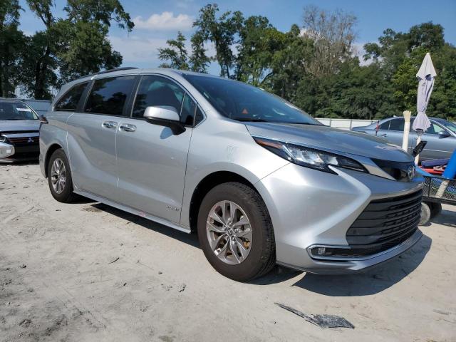 2021 TOYOTA SIENNA XLE - 5TDYRKECXMS004390