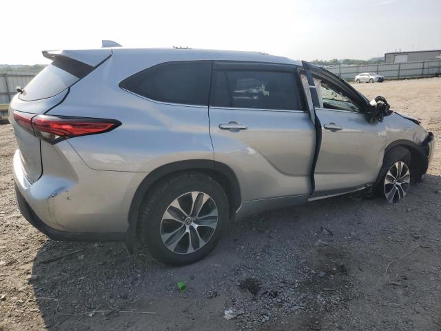 VIN 5TDHZRBH1MS075096 2021 Toyota Highlander, Xle no.3