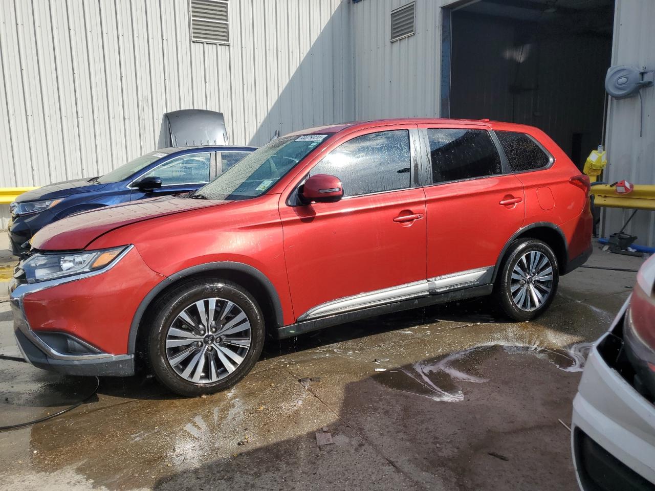  Salvage Mitsubishi Outlander