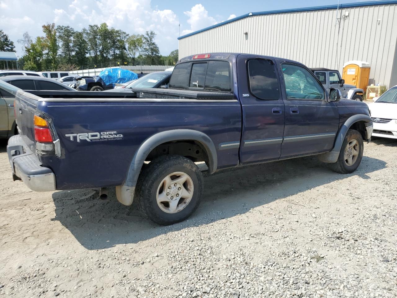 Lot #2971830006 2001 TOYOTA TUNDRA ACC