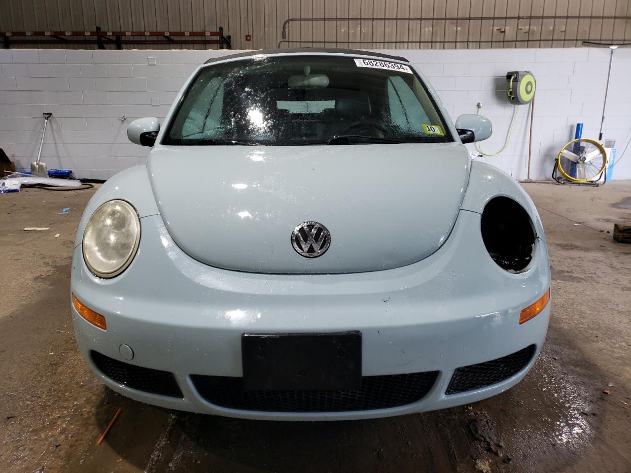 Lot #2907439046 2006 VOLKSWAGEN NEW BEETLE