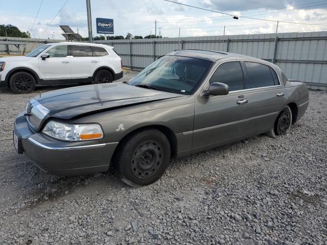 Global Auto Auctions: 2003 LINCOLN TOWN CAR S