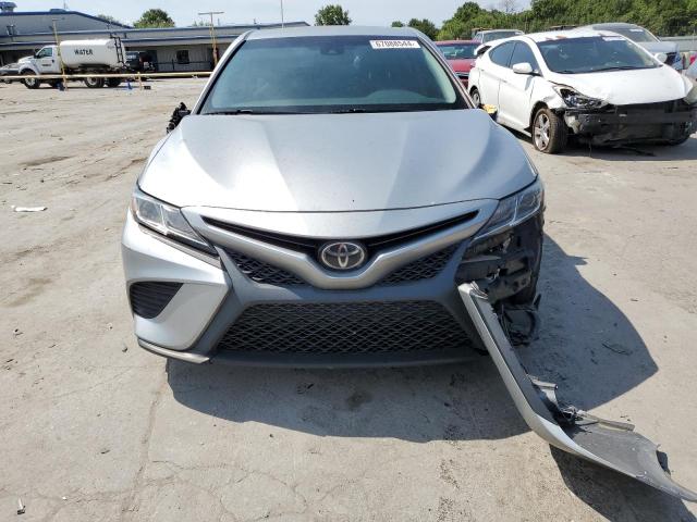 VIN 4T1B11HK0JU144350 2018 Toyota Camry, L no.5