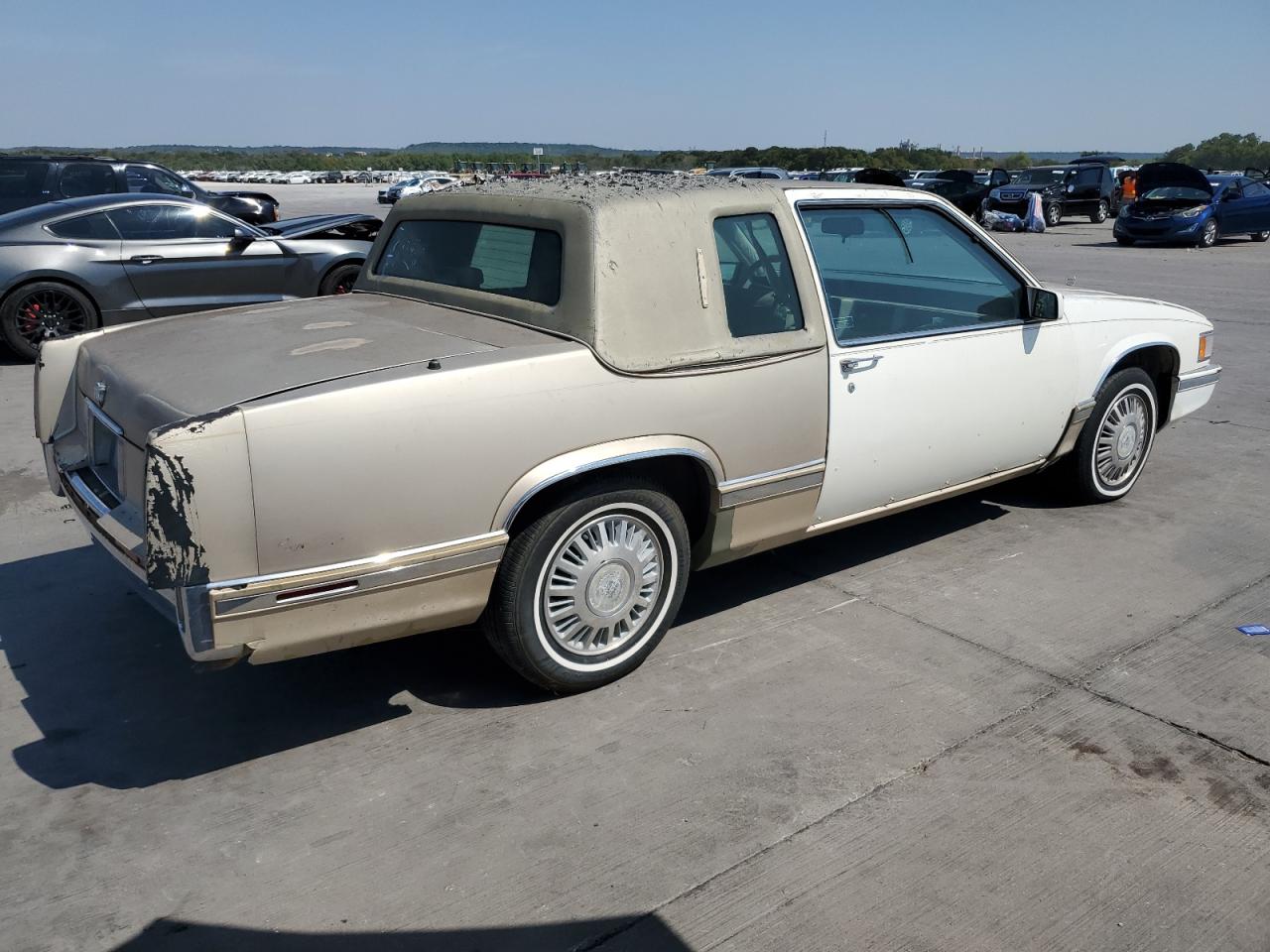 Lot #3040702775 1992 CADILLAC DEVILLE