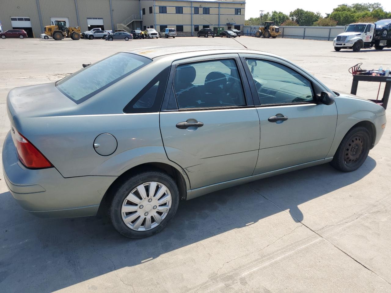 Lot #2818254669 2005 FORD FOCUS ZX4