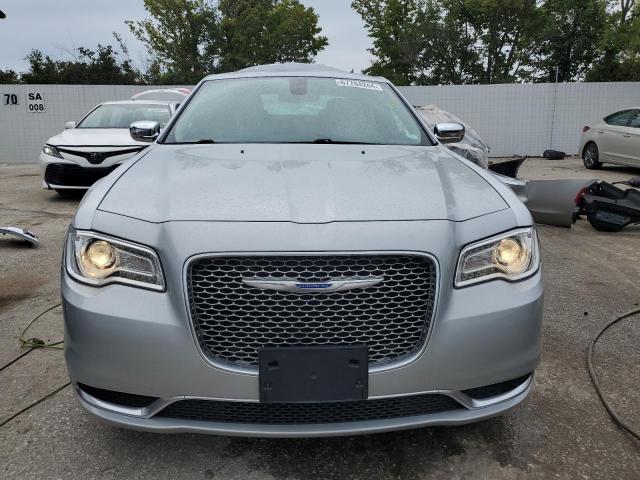 VIN 2C3CCAAG2KH566251 2019 Chrysler 300, Touring no.5