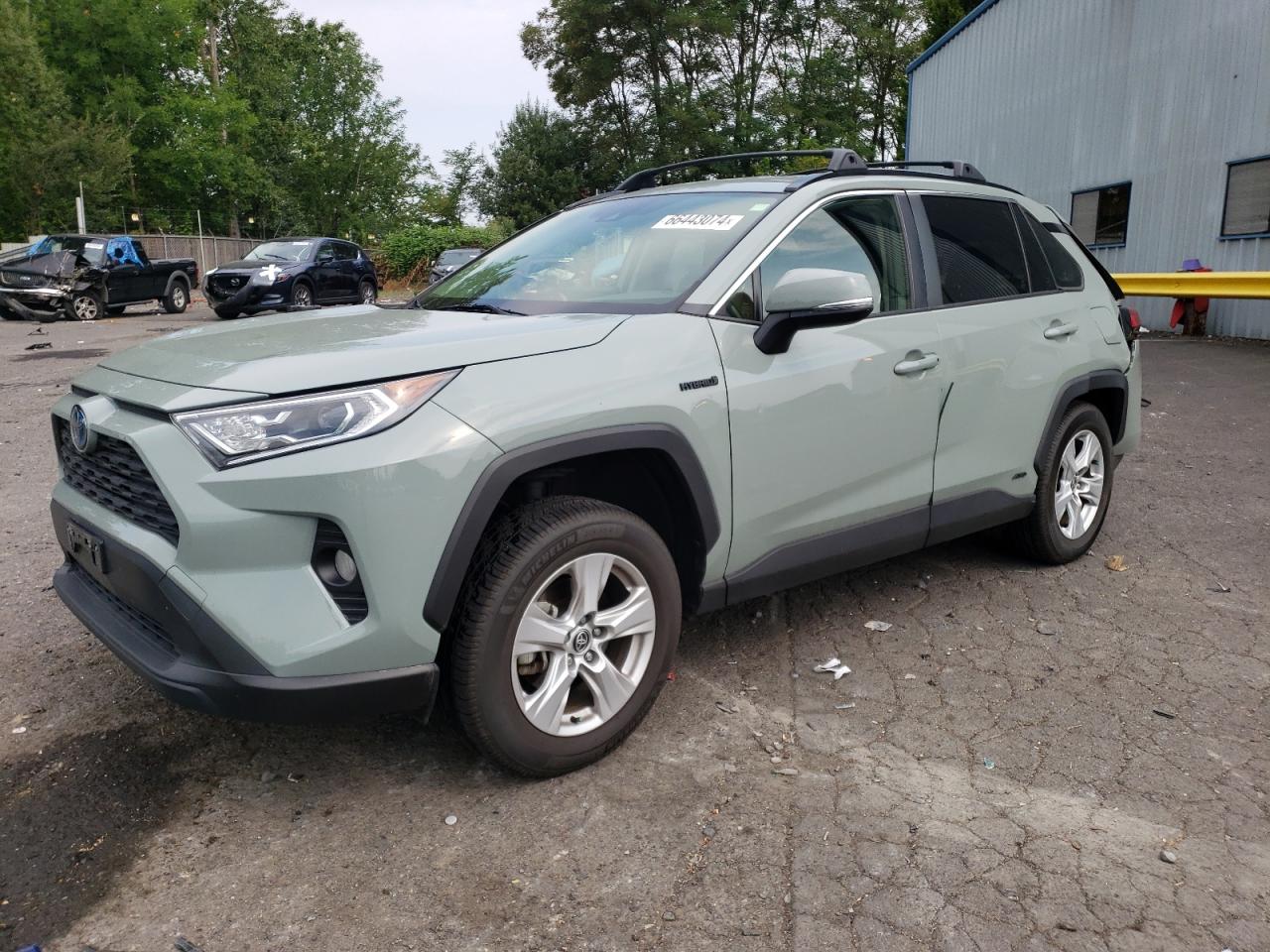 Toyota RAV4 2020 XLE HV