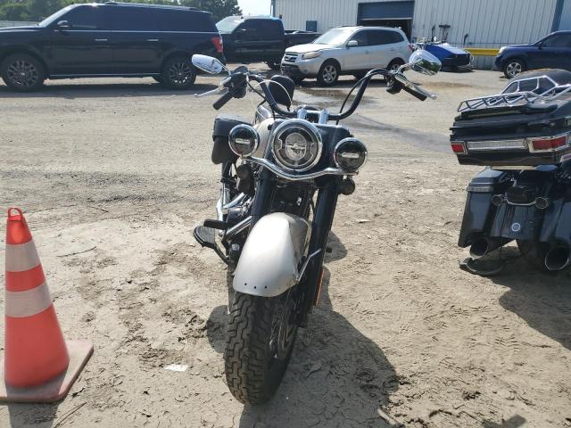2018 HARLEY-DAVIDSON FLHCS HERI - 1HD1YBK18JC083853