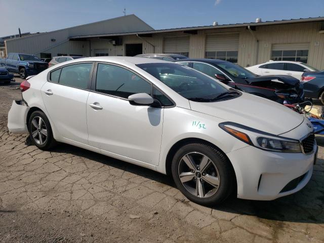 VIN 3KPFL4A72JE247968 2018 KIA Forte, LX no.4