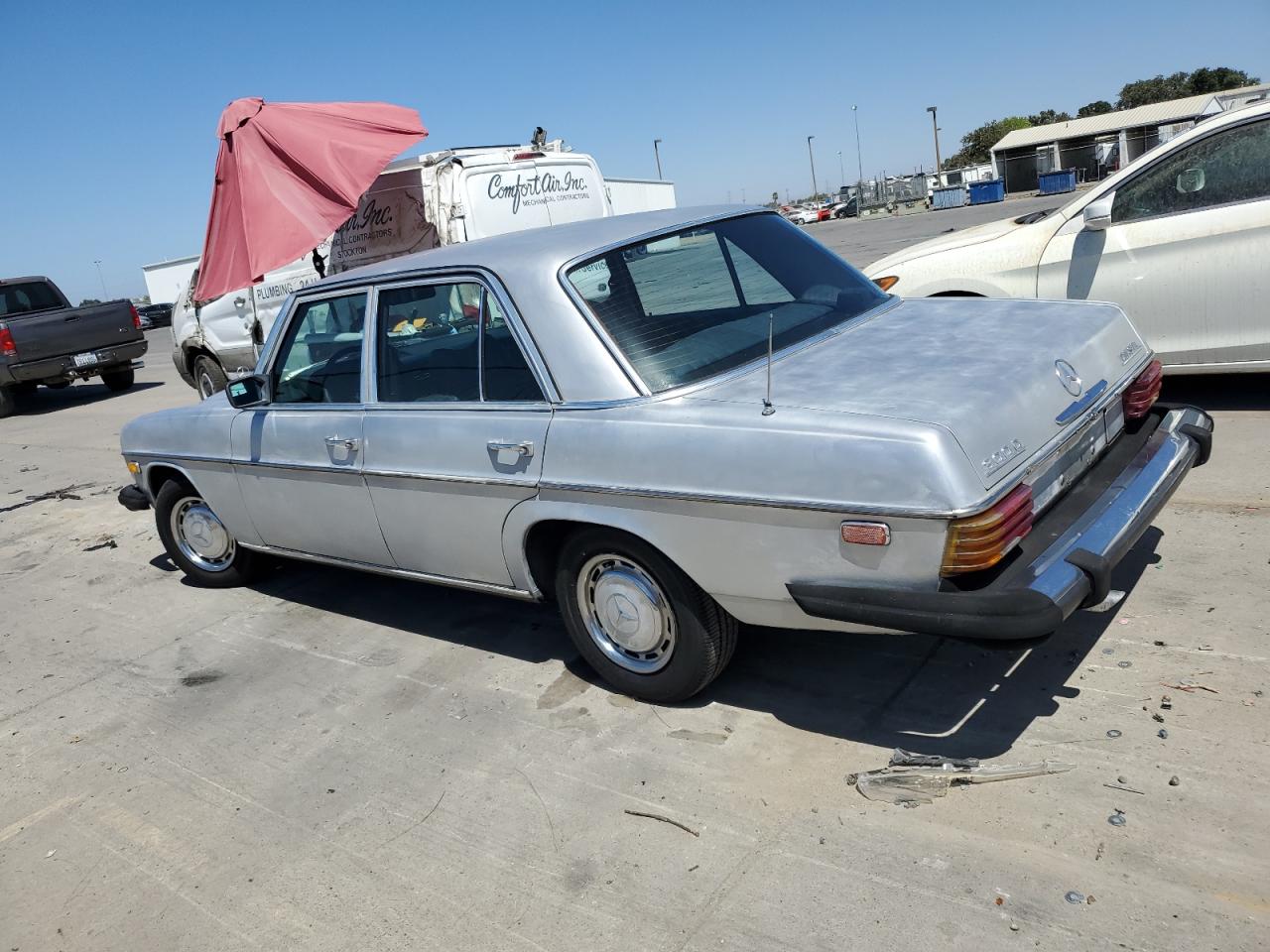 MERCEDES-BENZ 300 D 1975 silver   11511412005934 photo #3