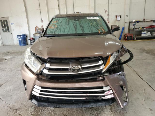 VIN 5TDJZRFH2KS974316 2019 Toyota Highlander, SE no.5