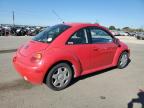 VOLKSWAGEN NEW BEETLE photo