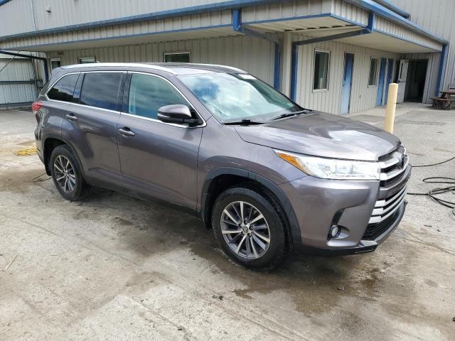 VIN 5TDJZRFH3KS576998 2019 Toyota Highlander, SE no.4