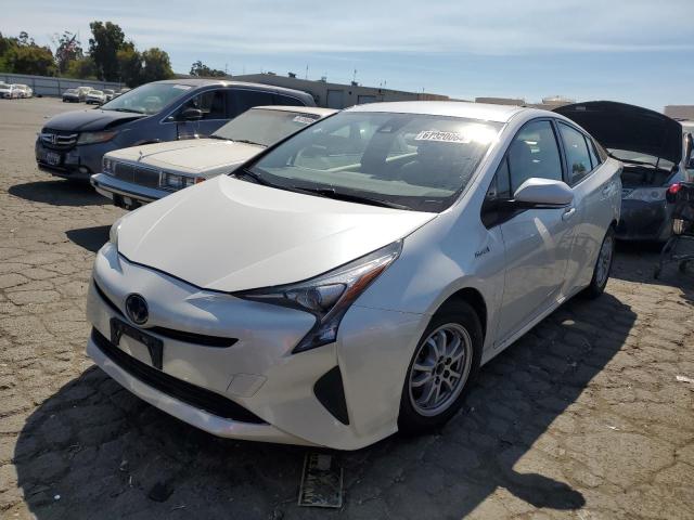 VIN JTDKBRFU0J3072057 2018 Toyota Prius no.1