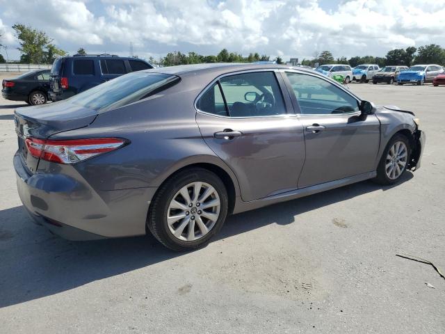 VIN 4T1B11HK1JU157169 2018 Toyota Camry, L no.3