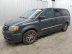 CHRYSLER TOWN & COU photo