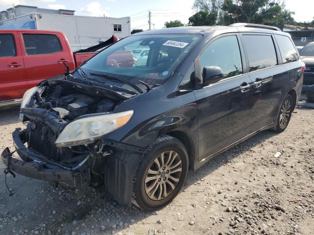 VIN 5TDYZ3DCXJS926029 2018 Toyota Sienna, Xle no.1