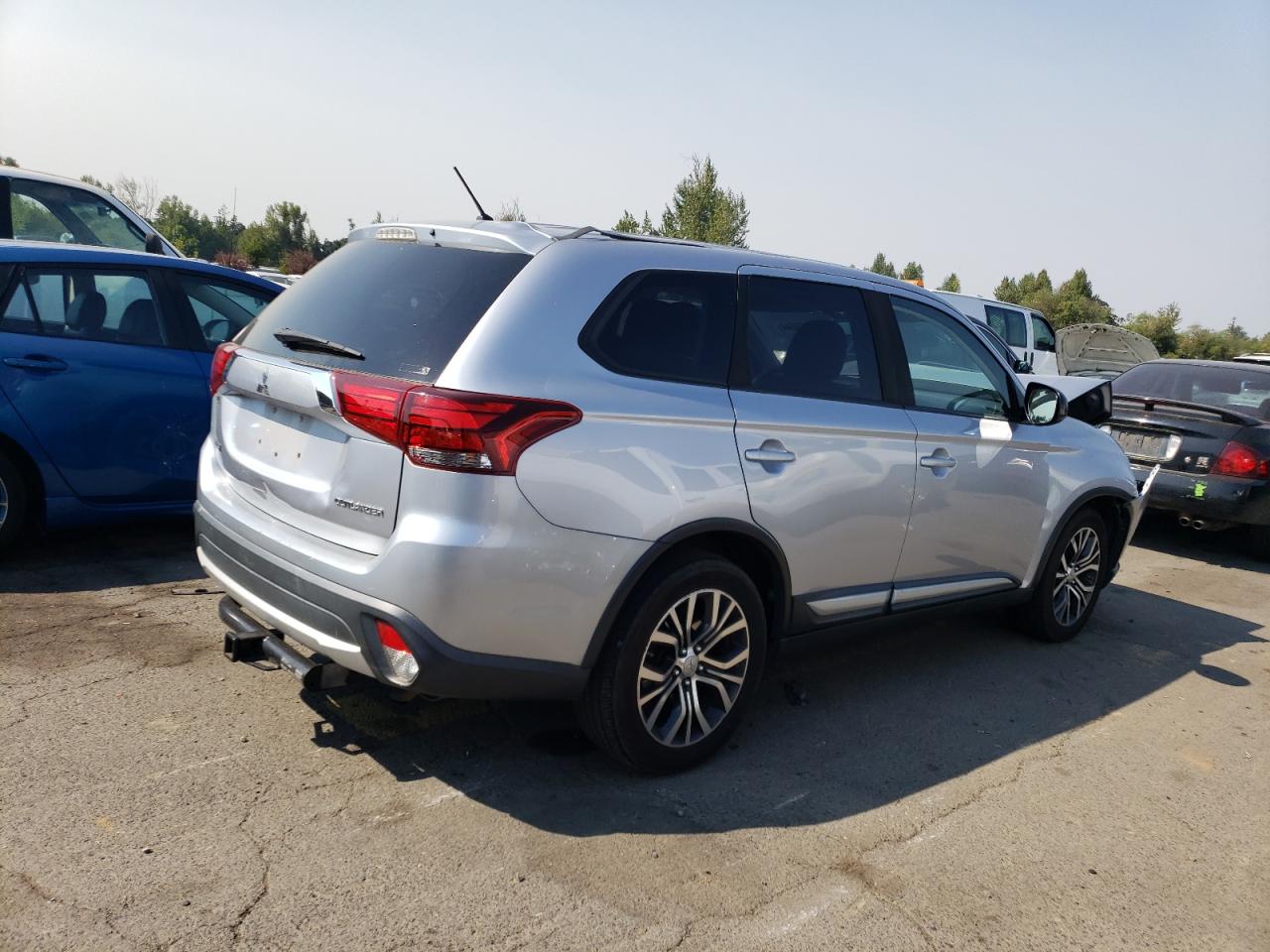 Lot #2860470023 2016 MITSUBISHI OUTLANDER