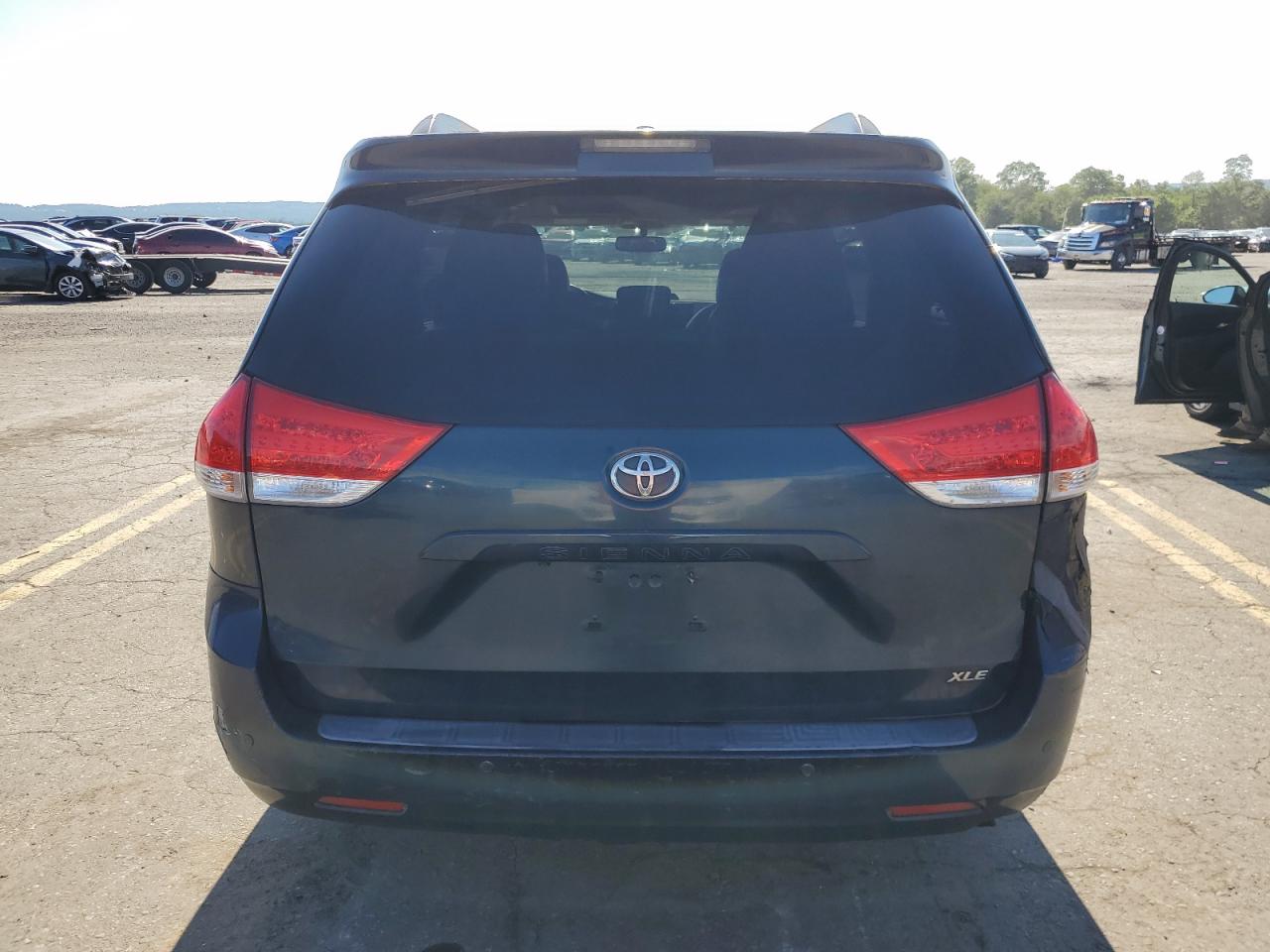 Lot #2909691269 2011 TOYOTA SIENNA XLE