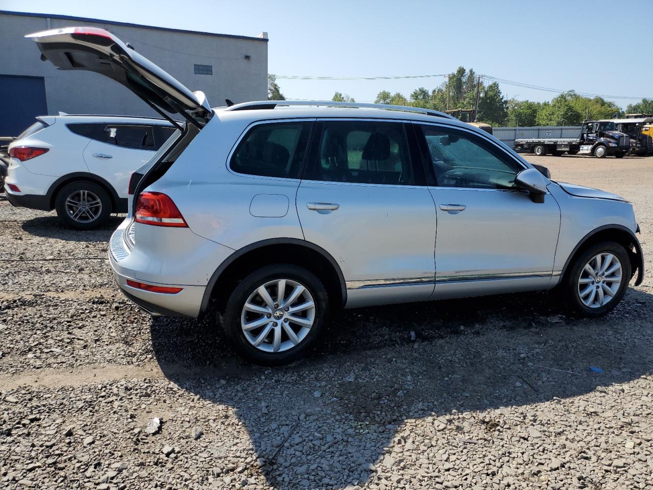 Lot #2943181385 2012 VOLKSWAGEN TOUAREG V6